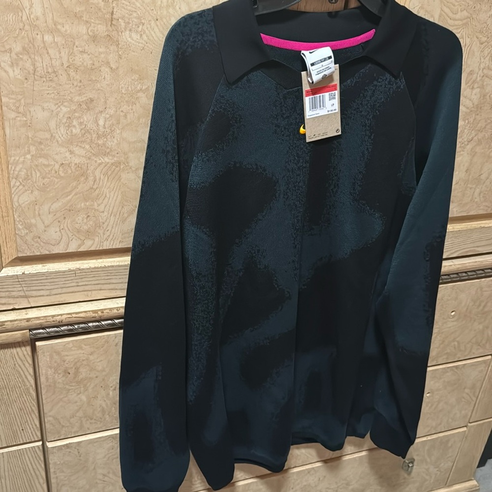 Nike knit loose fit shirt